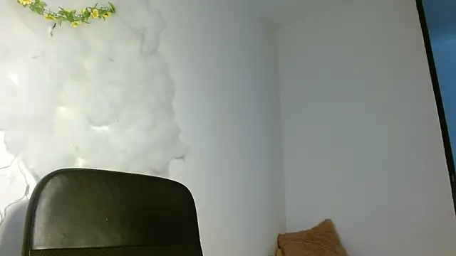 Snapshot of IsabellaVegaa chatting on December 21, 2024, 8:39 am IsabellaVegaa online show from December 21, 2024, 8:39 am