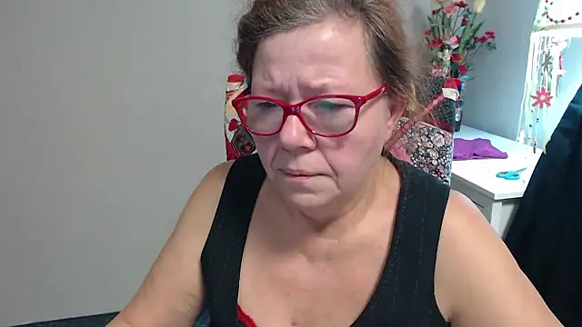 Snapshot of Adelewildx chatting on December 2, 2024, 7:36 am Adelewildx online show from December 2, 2024, 7:36 am