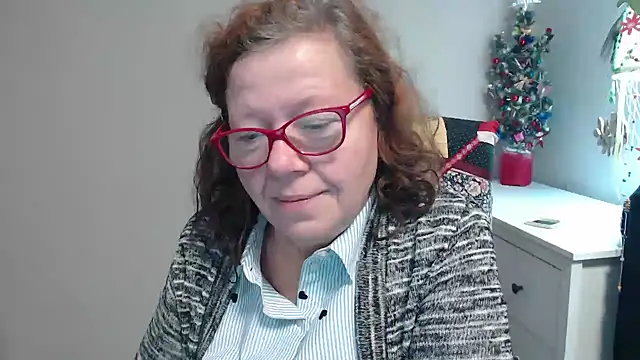 Snapshot of Adelewildx chatting on December 10, 2024, 5:39 am Adelewildx online show from December 10, 2024, 5:39 am