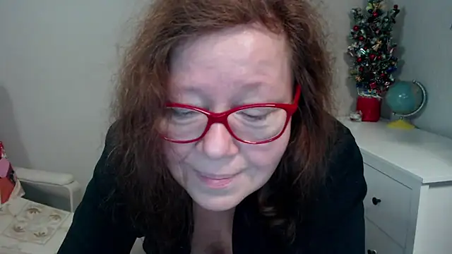 Snapshot of Adelewildx chatting on January 8, 2025, 7:45 am Adelewildx online show from January 8, 2025, 7:45 am