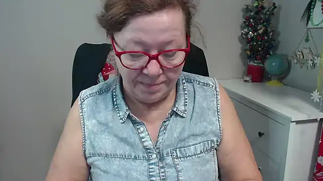 Snapshot of Adelewildx chatting on January 13, 2025, 4:50 am Adelewildx online show from January 13, 2025, 4:50 am