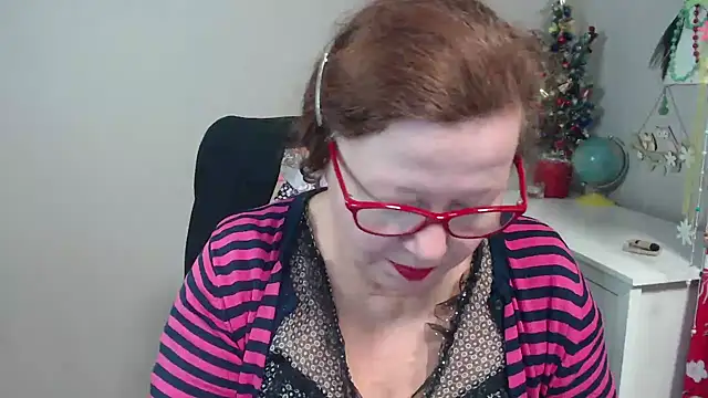 Snapshot of Adelewildx chatting on January 14, 2025, 8:41 am Adelewildx online show from January 14, 2025, 8:41 am