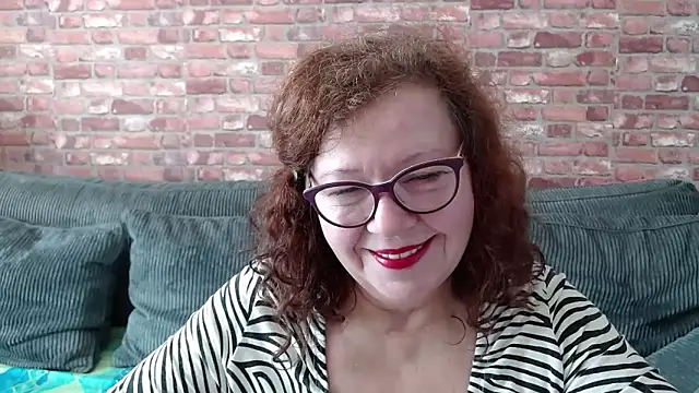 Snapshot of Adelewildx chatting on February 9, 2025, 8:54 am Adelewildx online show from February 9, 2025, 8:54 am