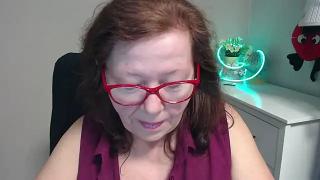 Snapshot of Adelewildx chatting on March 10, 2025, 7:42 am Adelewildx online show from March 10, 2025, 7:42 am