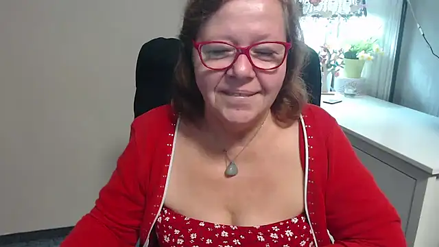 Snapshot of Adelewildx chatting on September 18, 2025, 3:41 am Adelewildx online show from September 18, 2025, 3:41 am