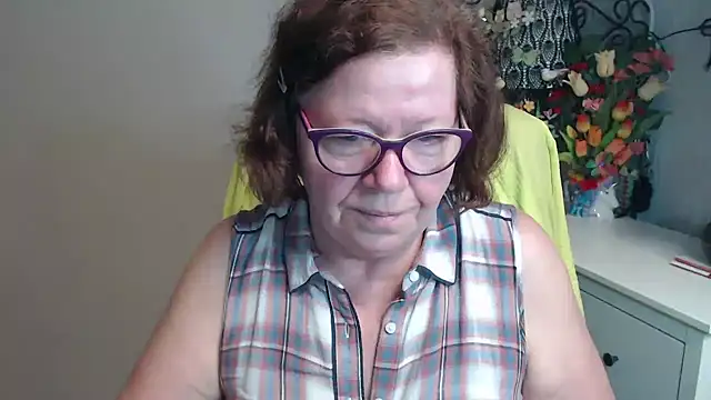 Adelewildx online show from May 5, 2026, 2:52 am