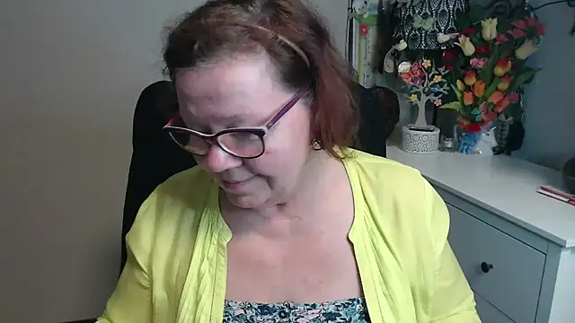Adelewildx online show from May 6, 2026, 3:24 am