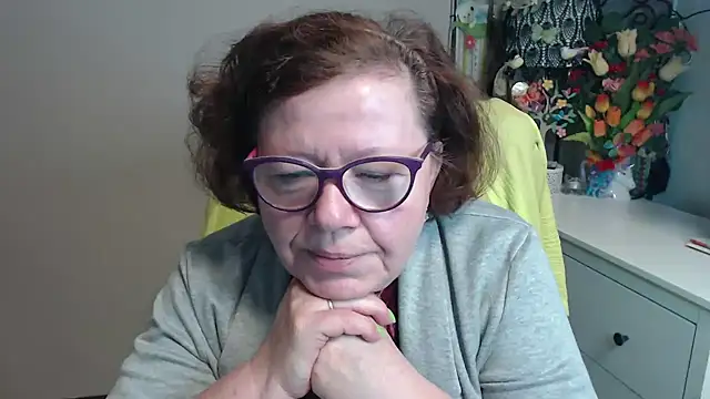 Adelewildx online show from May 7, 2026, 2:50 am