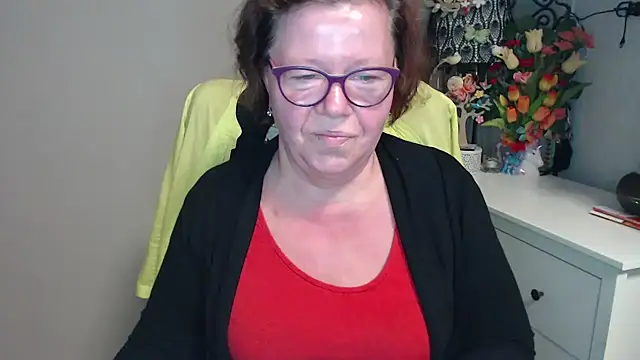 Adelewildx online show from May 11, 2026, 3:23 am
