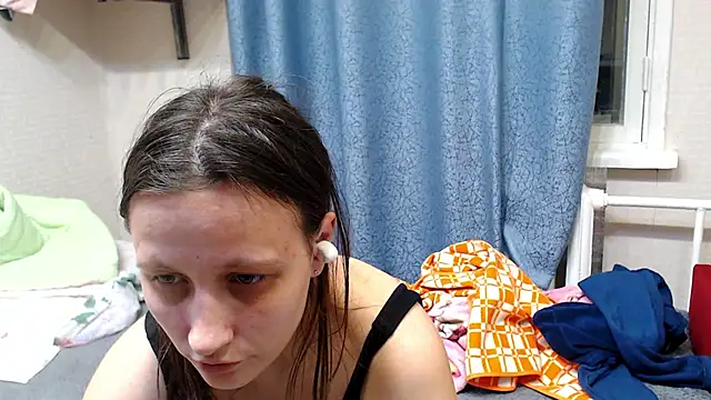 alisacucumber online show from November 8, 2025, 4:40 pm