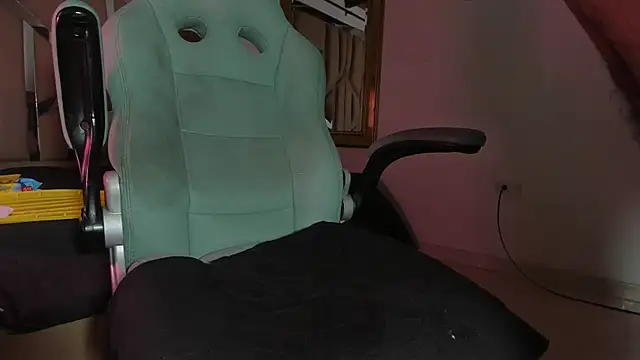Snapshot of mister_miike chatting on January 31, 2025, 9:16 am mister miike online show from January 31, 2025, 9:16 am
