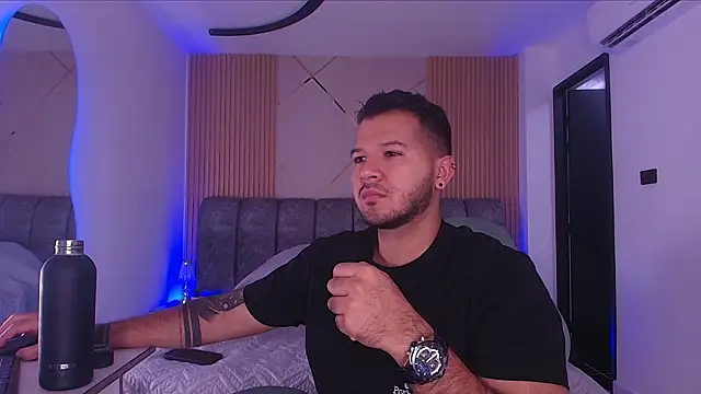 Snapshot of mister_miike chatting on February 13, 2026, 3:02 am mister miike online show from February 13, 2026, 3:02 am