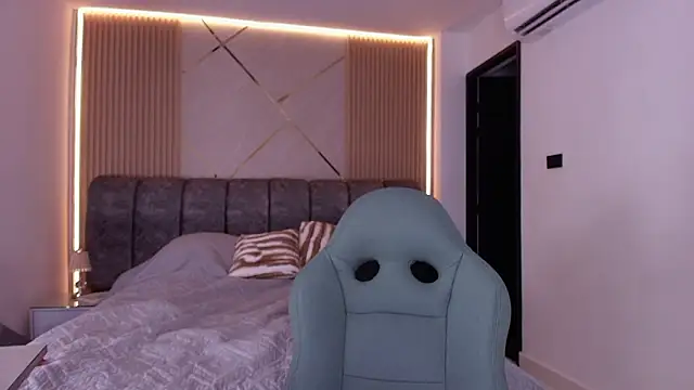 Snapshot of mister_miike chatting on March 17, 2026, 3:11 am mister miike online show from March 17, 2026, 3:11 am