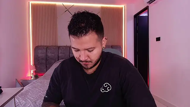 Snapshot of mister_miike chatting on March 27, 2026, 3:12 am mister miike online show from March 27, 2026, 3:12 am