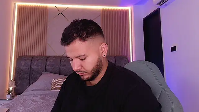 Snapshot of mister_miike chatting on March 29, 2026, 3:06 am mister miike online show from March 29, 2026, 3:06 am