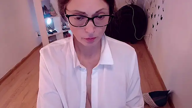 CaringSophie online show from January 31, 2025, 12:18 pm