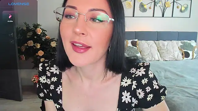 KerryCandy Girl online show from April 24, 2026, 8:28 am