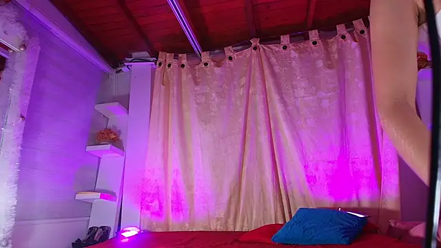 Snapshot of emyli_sw_ chatting on March 22, 2025, 3:09 am emyli sw  online show from March 22, 2025, 3:09 am