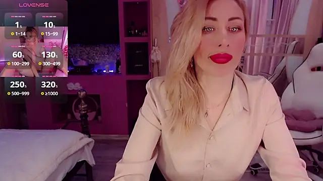 AnnieGOld  online show from October 31, 2025, 7:48 pm