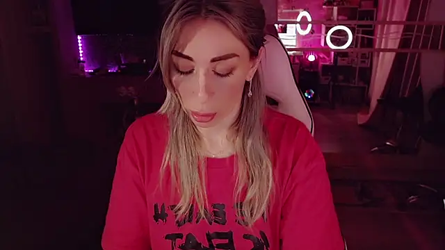 Snapshot of AnnieGOld_ chatting on March 2, 2026, 5:08 am AnnieGOld online show from March 2, 2026, 5:08 am