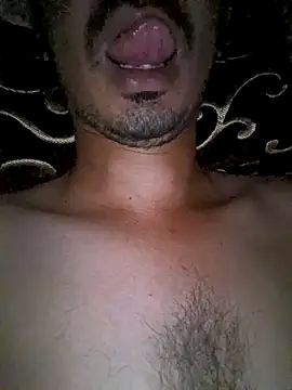 Snapshot of dreamtoungelick69 chatting on October 16, 2025, 12:11 am dreamtoungelick69 online show from October 16, 2025, 12:11 am