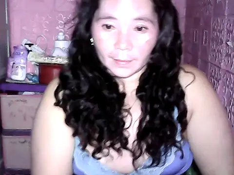 hotpusie 4u online show from February 7, 2026, 5:27 pm