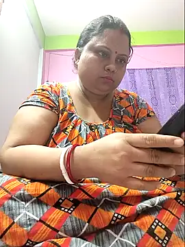 yourssoumi online show from February 9, 2025, 6:26 pm