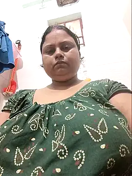 yourssoumi online show from February 11, 2025, 2:46 am