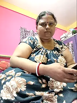 yourssoumi online show from February 27, 2025, 1:07 pm