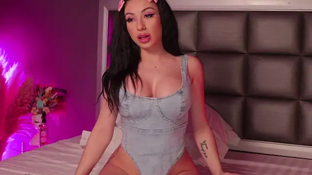 Snapshot of Anais_Bloom chatting on February 21, 2025, 2:39 am Anais Bloom online show from February 21, 2025, 2:39 am