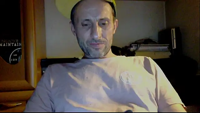 Snapshot of FireFox_Feel chatting on December 5, 2024, 8:11 pm FireFox Feel online show from December 5, 2024, 8:11 pm