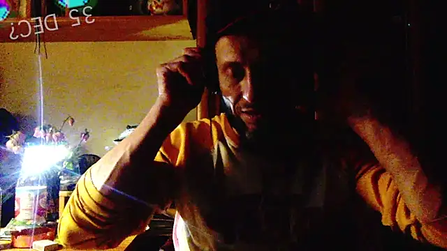 Snapshot of FireFox_Feel chatting on January 16, 2025, 6:35 am FireFox Feel online show from January 16, 2025, 6:35 am