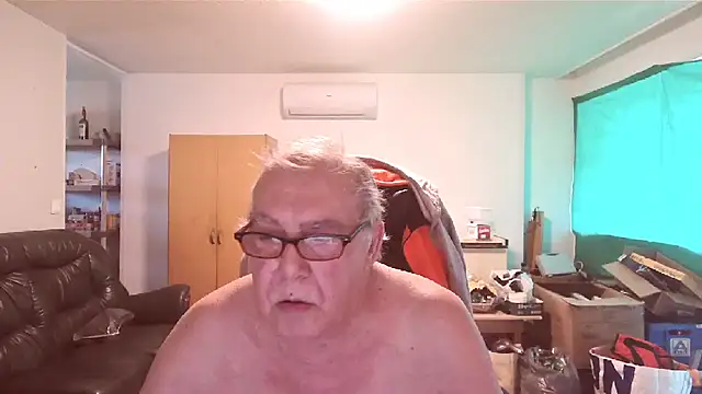 Snapshot of bebitzu chatting on May 22, 2026, 4:56 pm bebitzu online show from May 22, 2026, 4:56 pm
