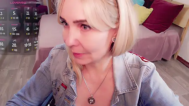 Snapshot of _unique_cam_ chatting on January 6, 2025, 1:08 pm unique cam online show from January 6, 2025, 1:08 pm