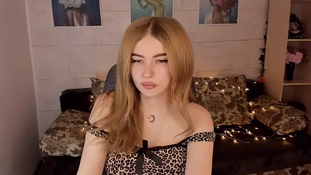Snapshot of ViolettaLopez chatting on January 5, 2025, 2:41 pm ViolettaLopez online show from January 5, 2025, 2:41 pm
