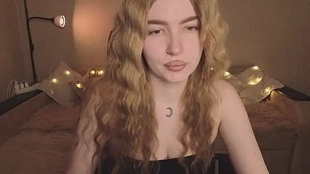 ViolettaLopez online show from February 22, 2026, 6:06 pm