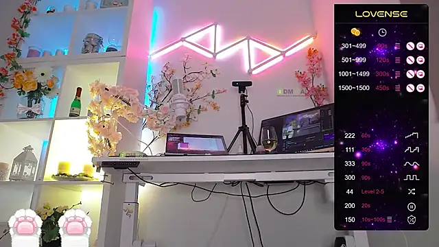 Snapshot of Elena-Marilyn chatting on January 25, 2025, 8:00 pm Elena-Marilyn online show from January 25, 2025, 8:00 pm