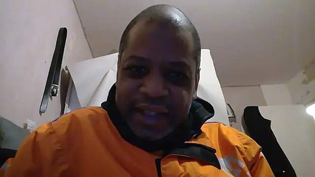 alfiebrown007 online show from March 13, 2025, 10:32 pm