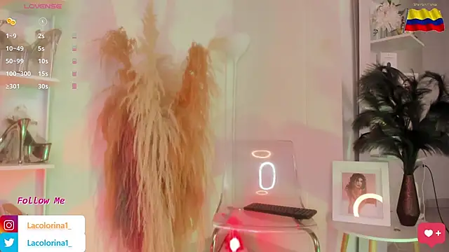 LaColorina  online show from November 5, 2025, 4:07 pm