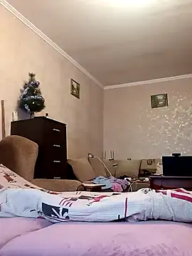 Amy August online show from December 15, 2024, 9:03 am