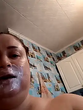 Amy August online show from December 18, 2024, 6:32 am