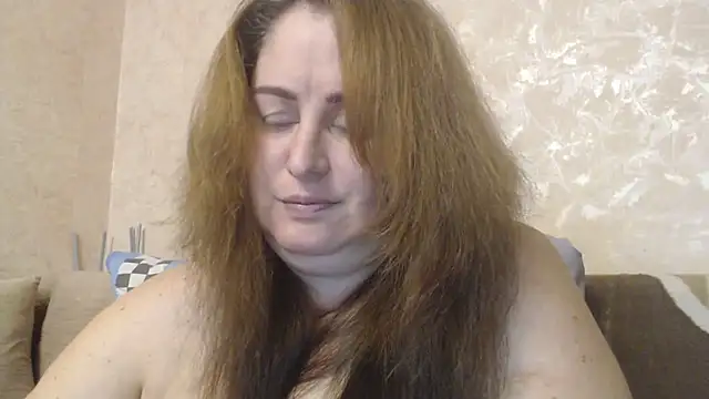 Amy August online show from February 1, 2025, 12:37 pm