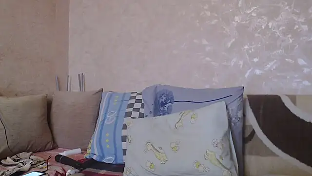 Amy August online show from February 5, 2025, 11:44 am