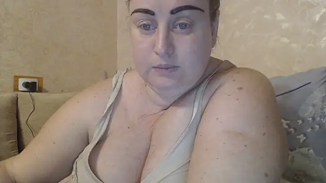 Amy August online show from February 6, 2025, 4:58 pm