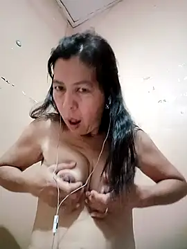 Snapshot of TropicalFlower chatting on February 8, 2025, 11:01 am TropicalFlower online show from February 8, 2025, 11:01 am