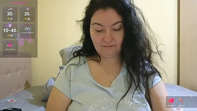 BBW MILF 4U online show from February 2, 2025, 6:42 pm