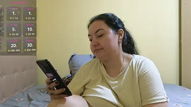 BBW MILF 4U online show from February 7, 2025, 11:01 am