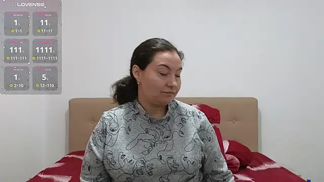 Snapshot of BBW_MILF_4U chatting on October 13, 2025, 7:08 am BBW MILF 4U online show from October 13, 2025, 7:08 am