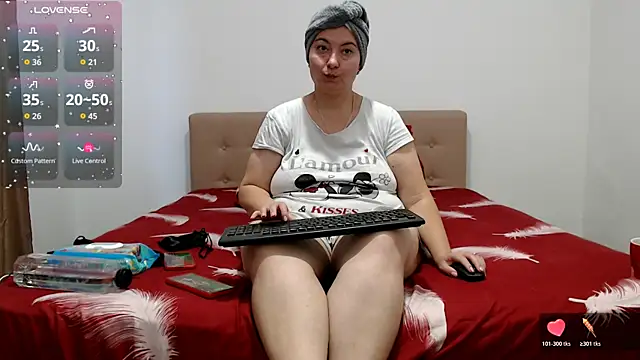 Snapshot of BBW_MILF_4U chatting on October 21, 2025, 7:20 am BBW MILF 4U online show from October 21, 2025, 7:20 am