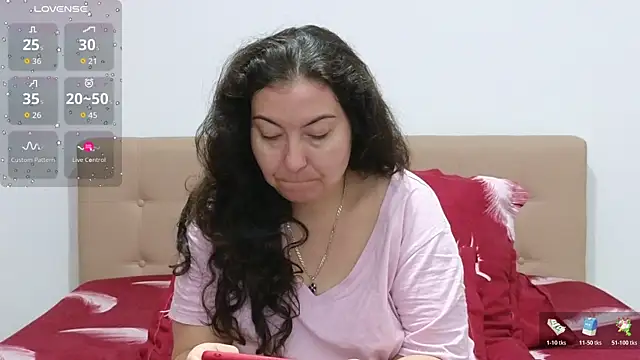 Snapshot of BBW_MILF_4U chatting on October 27, 2025, 7:45 am BBW MILF 4U online show from October 27, 2025, 7:45 am